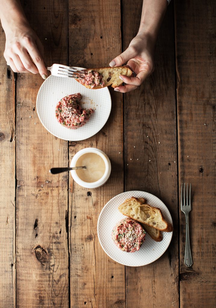 Tartare de bœuf au beurre de sésame