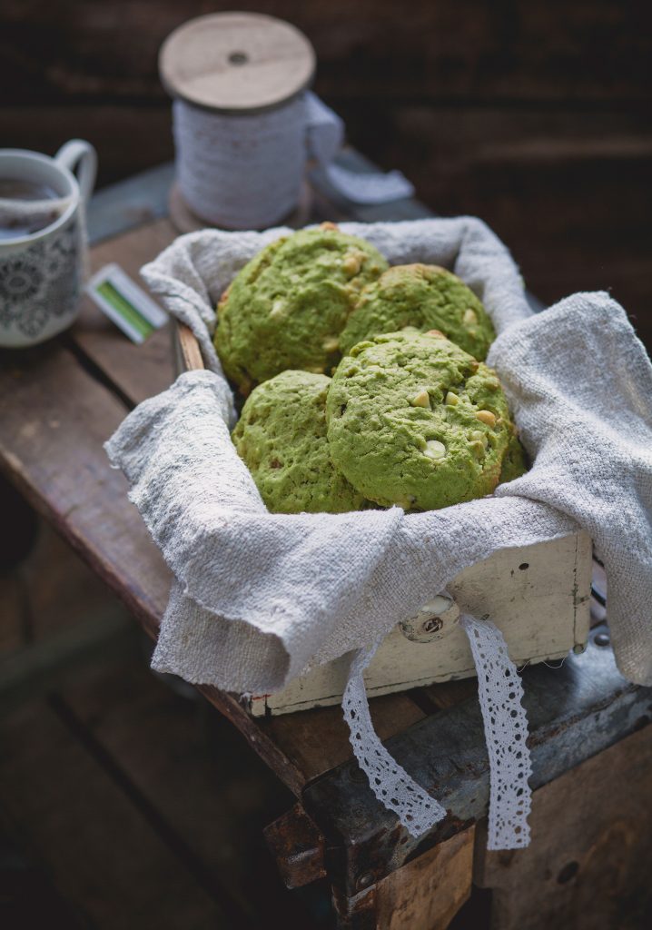 Biscuits au thé vert, amandes & chocolat blanc