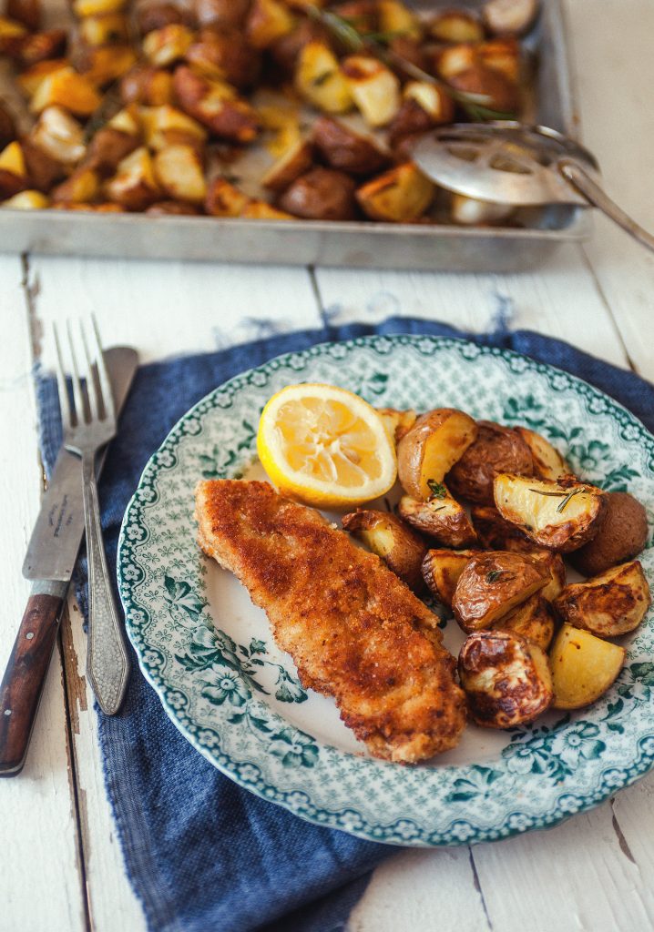 Escalopes de veau panées et pomme de terre au romarin