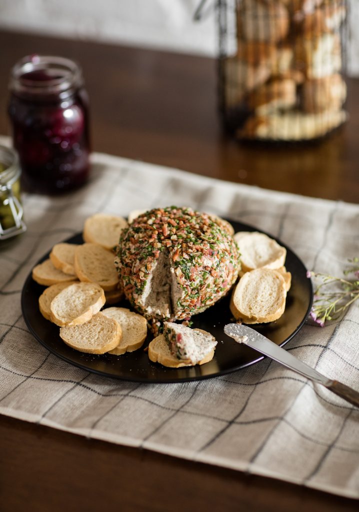 Pecan, bacon & apricot cheese ball