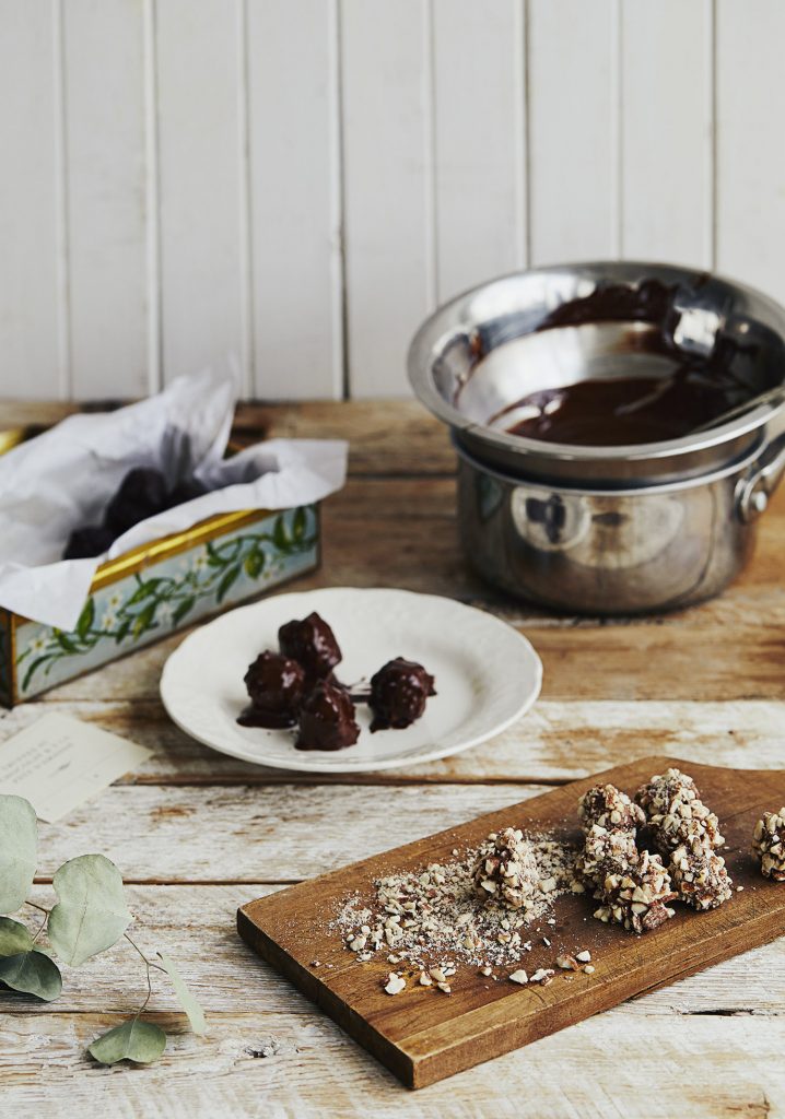 Truffes à la pâte d’amandes, aux amandes & au chocolat