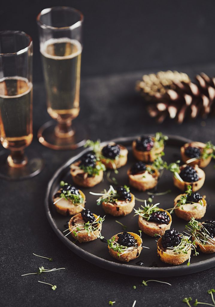 Bouchées à la mousse de foie, aux mûres & au balsamique