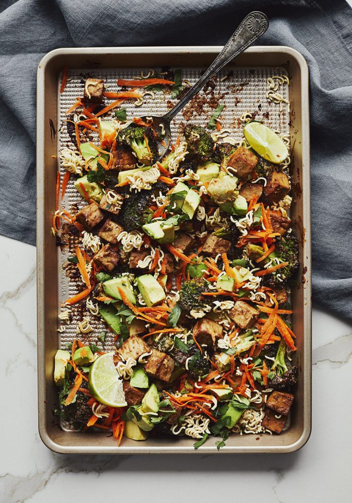 Tofu et brocoli rôtis & sauce aux arachides