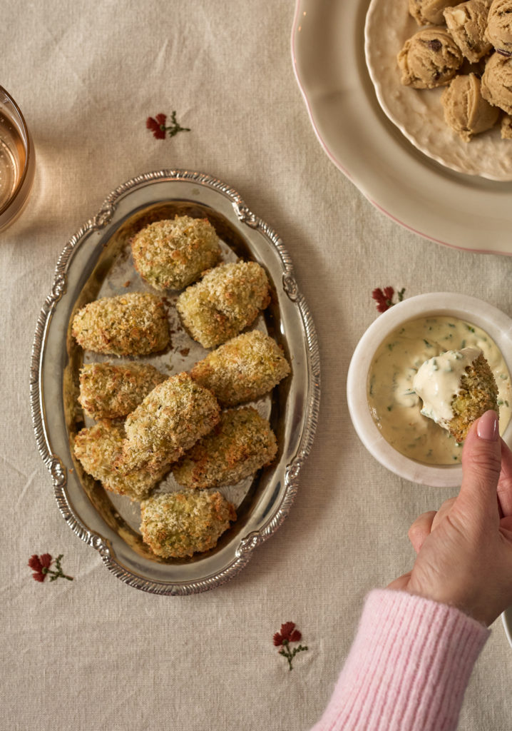 COEURS D&rsquo;ARTICHAUTS FRITS AVEC SAUCE DIJONNAISE AUX HERBES