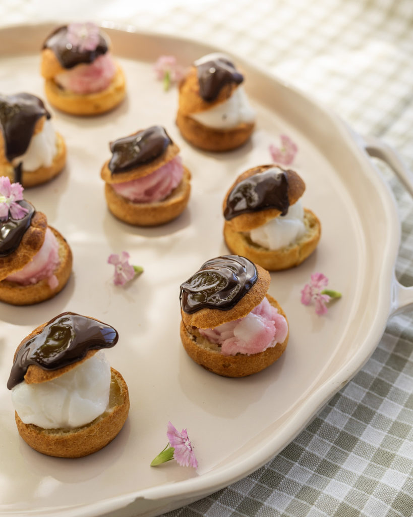 PROFITEROLES À LA CRÈME GLACÉE